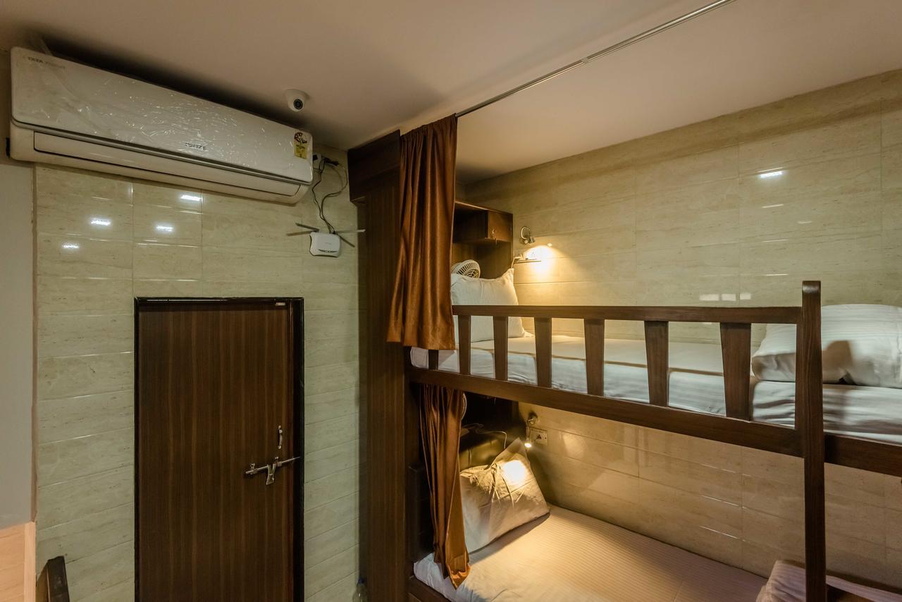Awesome Dormitory - Men Only Bombay Eksteriør billede
